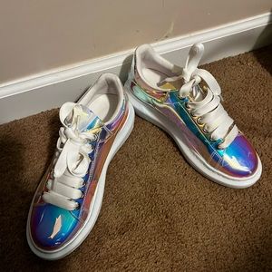 Alexander McQueen pearlescent sneaker